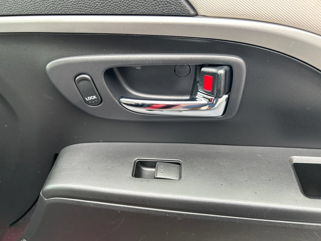 Used 2014 MAZDA MAZDA5 Sport FWD image 25