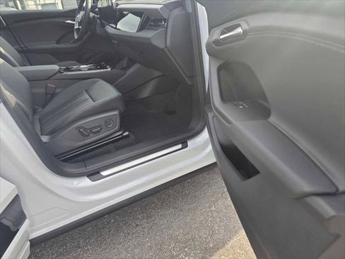 New 2025 Audi Q6 e-tron Premium image 10