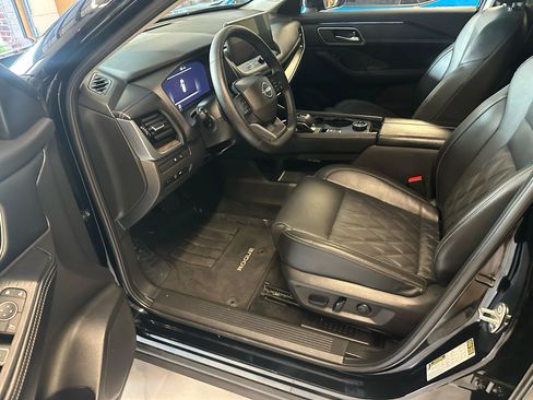 Used 2026 Nissan Rogue Platinum w/ Platinum Premium Package AWD/4WD image 9
