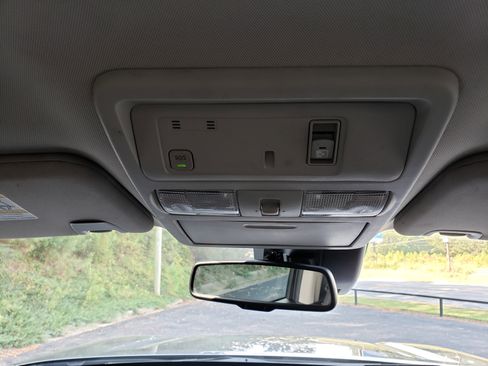 Used 2021 Nissan Titan SV w/ SV Convenience Package image 33