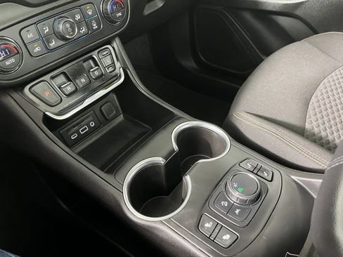 Used 2021 GMC Terrain SLE w/ Driver Convenience Package image 34