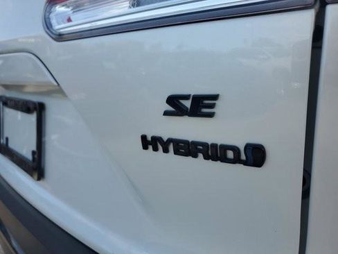 Used 2024 Toyota Corolla Cross AWD Hybrid image 9