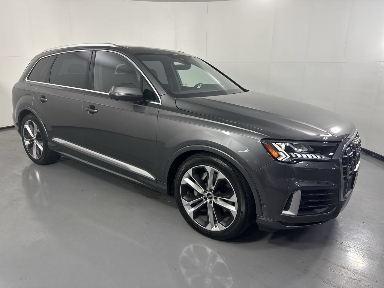 Used 2023 Audi Q7 3.0T Prestige w/ Prestige Package AWD/4WD image 3