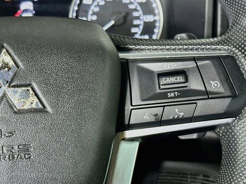 Used 2022 Mitsubishi Outlander ES FWD image 13