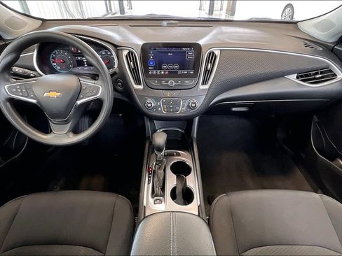 Used 2025 Chevrolet Malibu LT FWD image 15