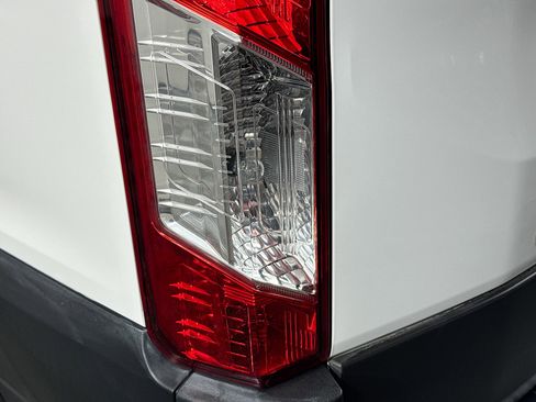 Used 2023 Ford Transit 350 XLT image 31