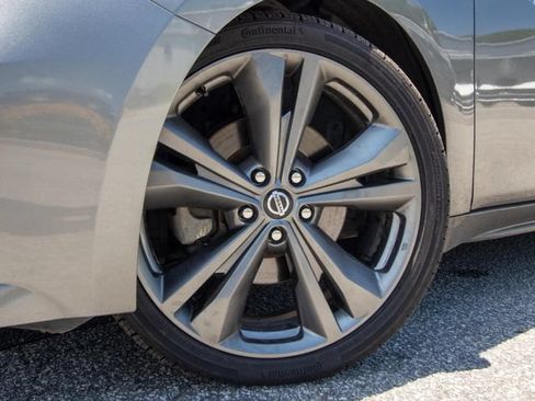 Used 2021 Nissan Maxima 3.5 SV w/ Floor Mat Group FWD image 13