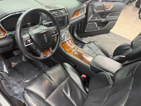 Used 2017 Lincoln Continental Select AWD/4WD image 32
