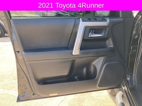 Used 2021 Toyota 4Runner SR5 Premium image 27