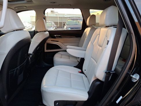 Used 2023 Kia Telluride EX w/ EX Captain's Chair Package image 11