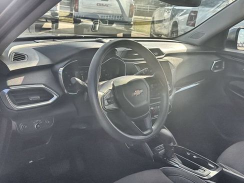 Used 2023 Chevrolet TrailBlazer LT FWD image 10
