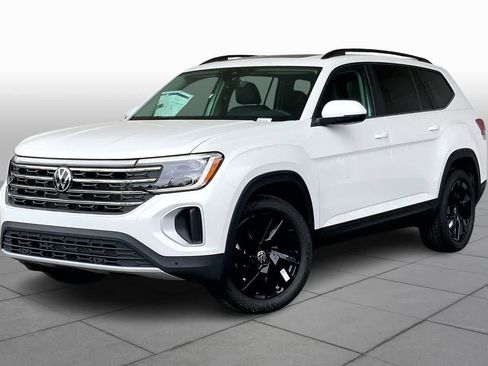 New 2026 Volkswagen Atlas SE FWD image 1