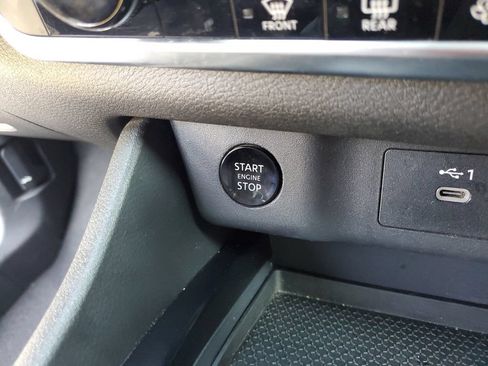 Certified 2025 Nissan Rogue SV AWD/4WD image 32