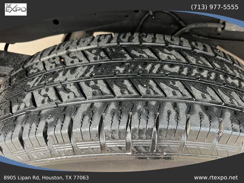 Used 2021 Chevrolet Express 2500 w/ Driver Convenience Package image 11