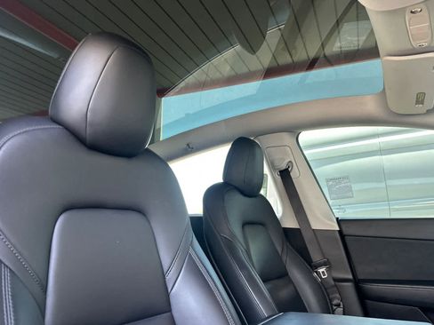 Used 2021 Tesla Model Y Long Range AWD/4WD image 18
