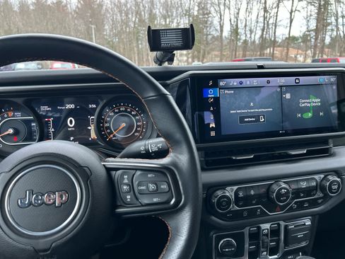 Used 2024 Jeep Gladiator Mojave image 27