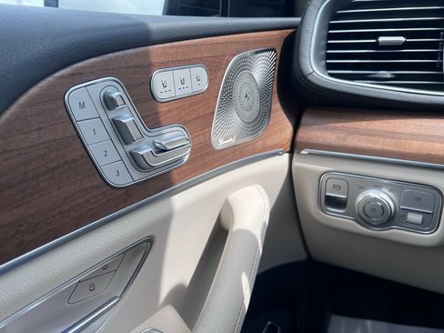 Used 2025 Mercedes-Benz GLS 450 4MATIC image 27