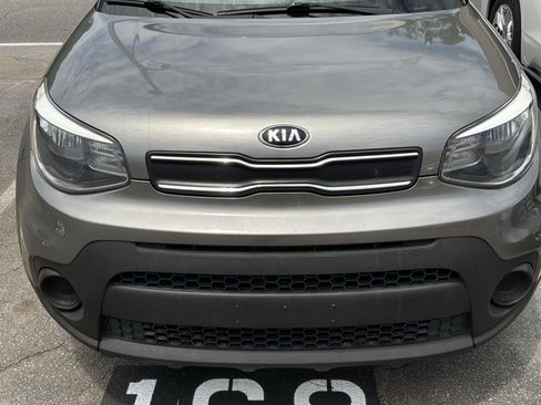 Used 2019 Kia Soul FWD image 2