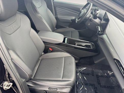 Used 2023 Volkswagen ID.4 Pro S Plus image 9