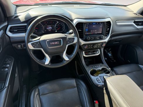 Used 2023 GMC Acadia SLT image 15