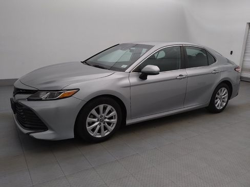 Used 2019 Toyota Camry LE FWD image 2