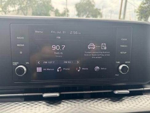 Used 2023 Kia Carnival LX FWD image 43