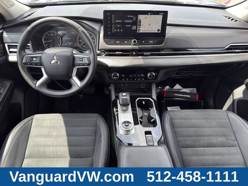 Used 2025 Mitsubishi Outlander SE FWD image 27