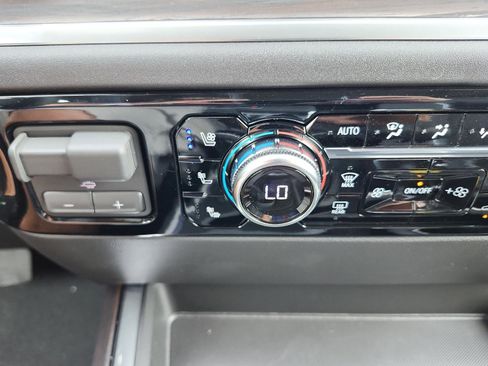 New 2026 GMC Sierra 1500 SLT w/ SLT Premium Plus Package image 18