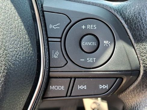 Used 2020 Toyota Camry LE FWD image 21