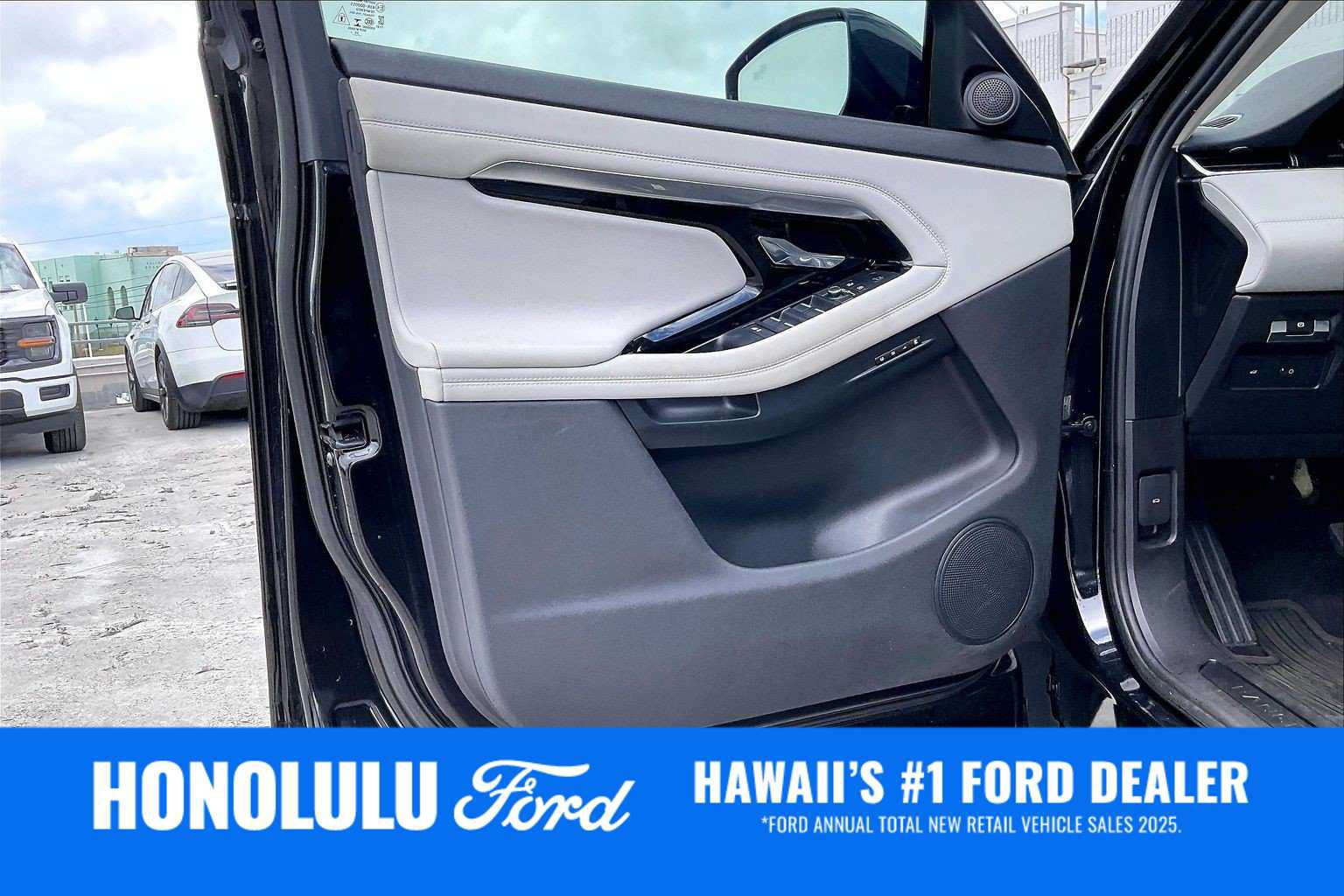 Used 2021 Land Rover Range Rover Evoque SE AWD/4WD image 26