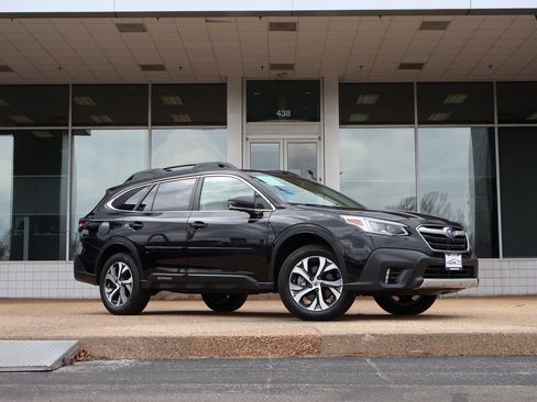 Used 2021 Subaru Outback Limited XT image 2