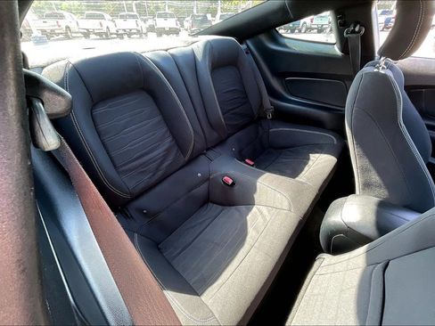 Used 2016 Ford Mustang Coupe RWD image 23