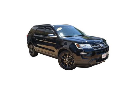 Used 2018 Ford Explorer XLT w/ Equipment Group 202A FWD image 2