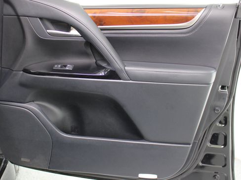 Used 2017 Lexus LX 570 4WD w/ Luxury Package image 50