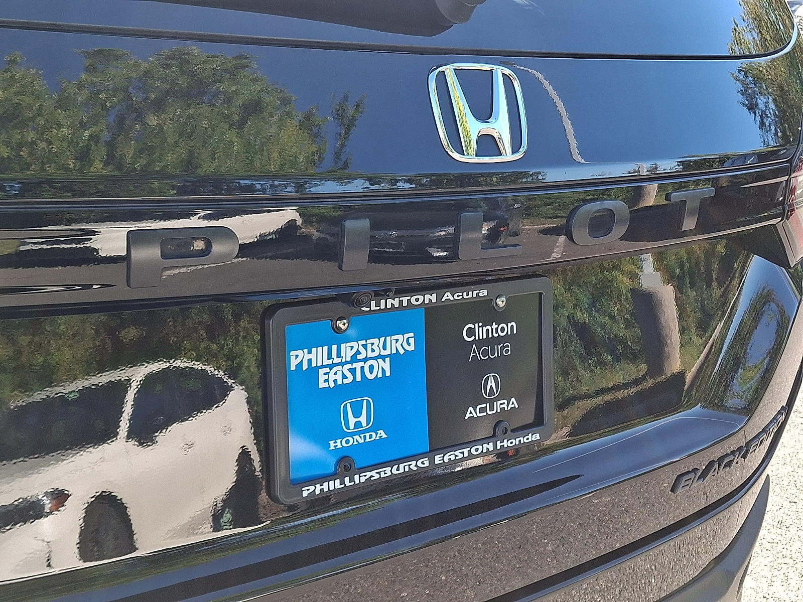 Used 2025 Honda Pilot Black Edition image 34