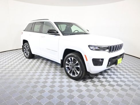 New 2025 Jeep Grand Cherokee Overland w/ Adv Protech Group III image 9