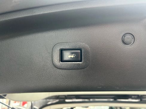 Used 2020 Nissan Armada SL w/ Premium Package image 29