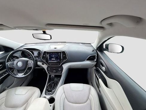 Used 2020 Jeep Cherokee Limited image 29