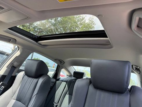 Used 2020 Honda Accord Touring image 23