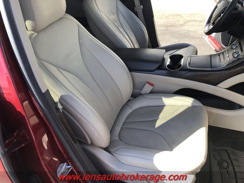 Used 2019 Lincoln Nautilus Reserve image 23