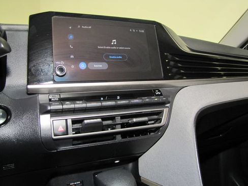 Used 2025 Toyota Camry LE w/ Convenience Package FWD image 7