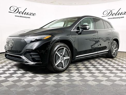 Used 2023 Mercedes-Benz EQS 580 4MATIC SUV image 3