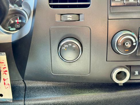 Used 2010 Chevrolet Silverado 1500 LT w/ Power Pack Plus image 11