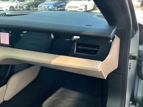 Used 2022 Porsche Taycan image 18