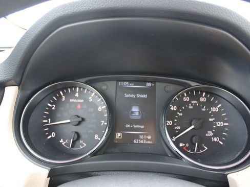 Used 2017 Nissan Rogue S FWD image 31