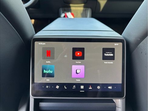 Used 2026 Tesla Model Y Long Range image 37