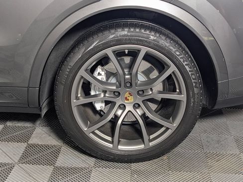 Used 2020 Porsche Cayenne Turbo AWD/4WD image 12