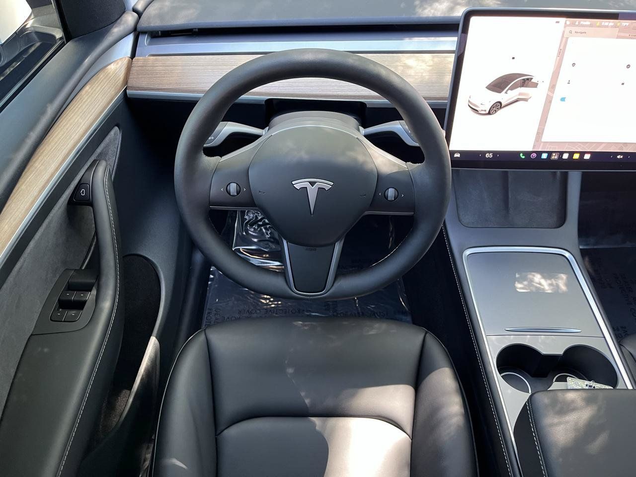 Used 2025 Tesla Model Y Long Range AWD/4WD image 3
