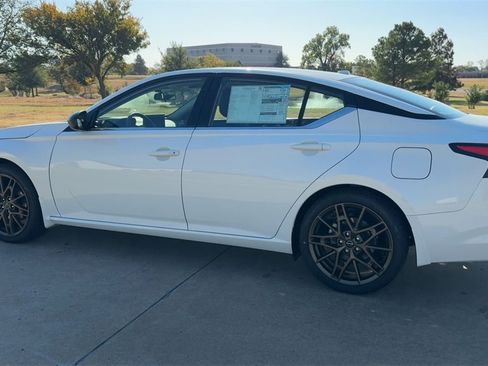 New 2025 Nissan Altima 2.5 SR w/ SR Premium Package image 6