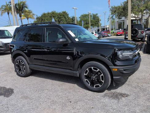 Used 2023 Ford Bronco Sport Outer Banks w/ Tech Package AWD/4WD image 2